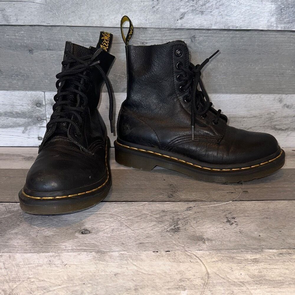 Dr. Martens Black Boots Sz US L‎ 5